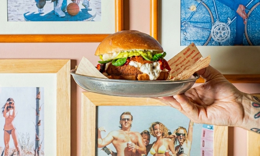 Image 4: Menú de hamburguesa para 2 personas con opción a cóctel en Makamaka