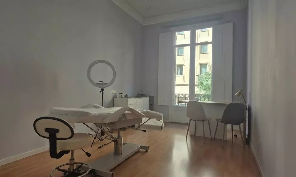 1 o 2 viales de enzimas lipolíticas recombinantes con presoterapia