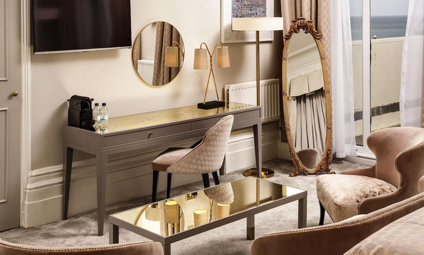 Image 17: Brighton: Seafront Stay for 2 with Breakfast, Welcome Drink & Dinner