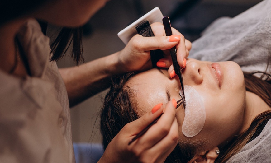 Image 1: Eyelash Tint at Beauty Brow and Lash Bar