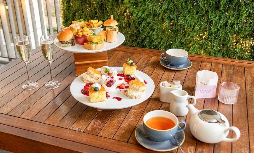 Image 7: Deluxe Asian Pan Afternoon Tea and Prosecco - 4stars Holiday Inn Hotel