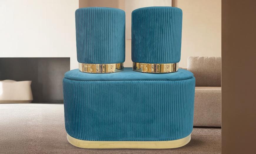 Image 5: Lote de 3 pufs con tapizado de terciopelo y espacio de almacenamiento