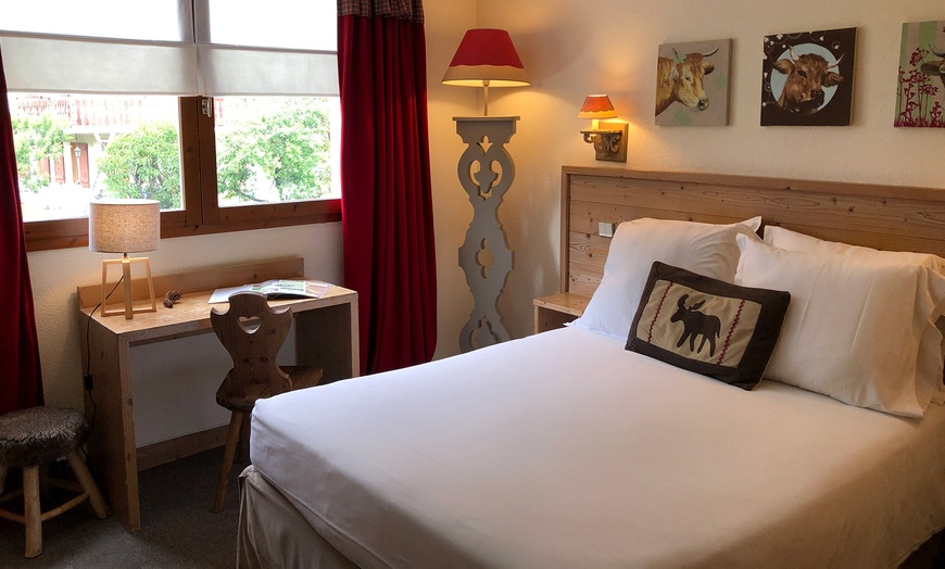 Image 2: Familles/Groupes : chambre double avec accès spa et option pdj, diner