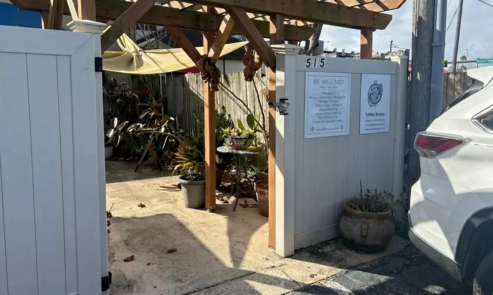 60-Min Trigger Point Massage with Hot Stones & BioMat