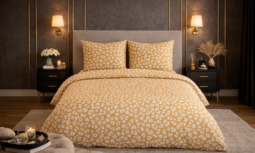 Image 5: Animal Print Bedding Sets