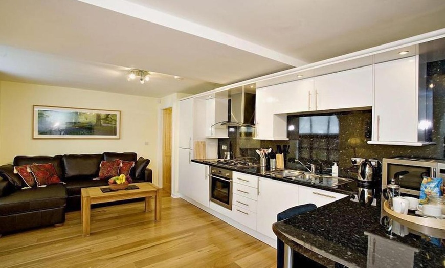 Image 6: West Yorkshire, Hebden Bridge: 4* Apartment Stay with Breakfast & Prosecco