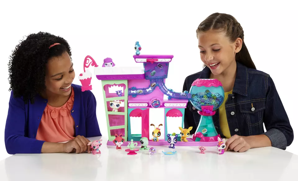 Littlest Pet Shop Sweet Delights Sweet Shop Play Set. Free Returns. - Primary Image