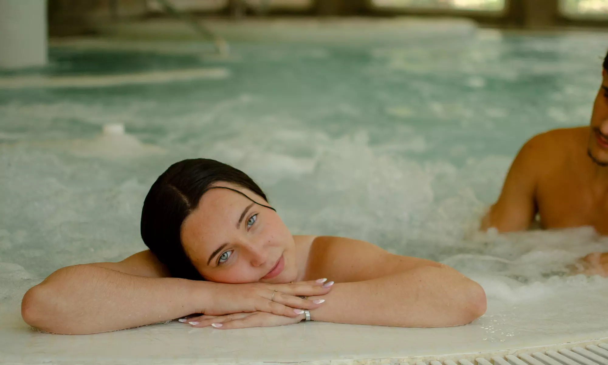 Circuito termal para 2 personas con masaje oriental a elegir y opción a mascarilla corporal, ahorra hasta un 71% - Primary Image