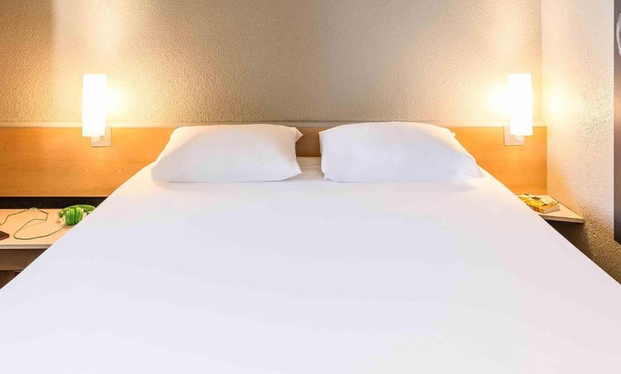 Image 5: Thonon-les-Bains : chambre double avec petit-déjeuner en option