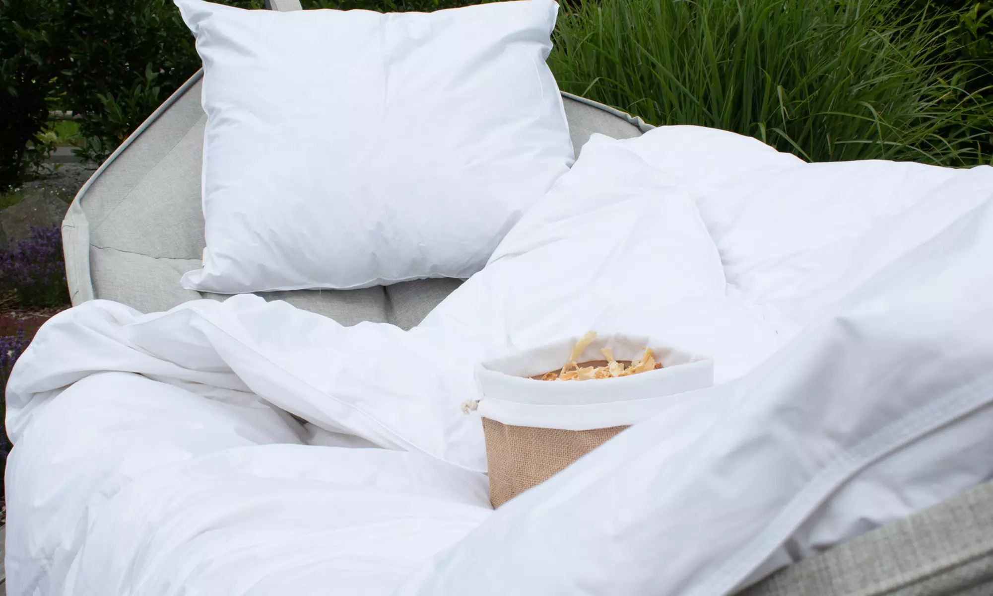 Feder- und Daunen-Kopfkissen mit Zirbenholz