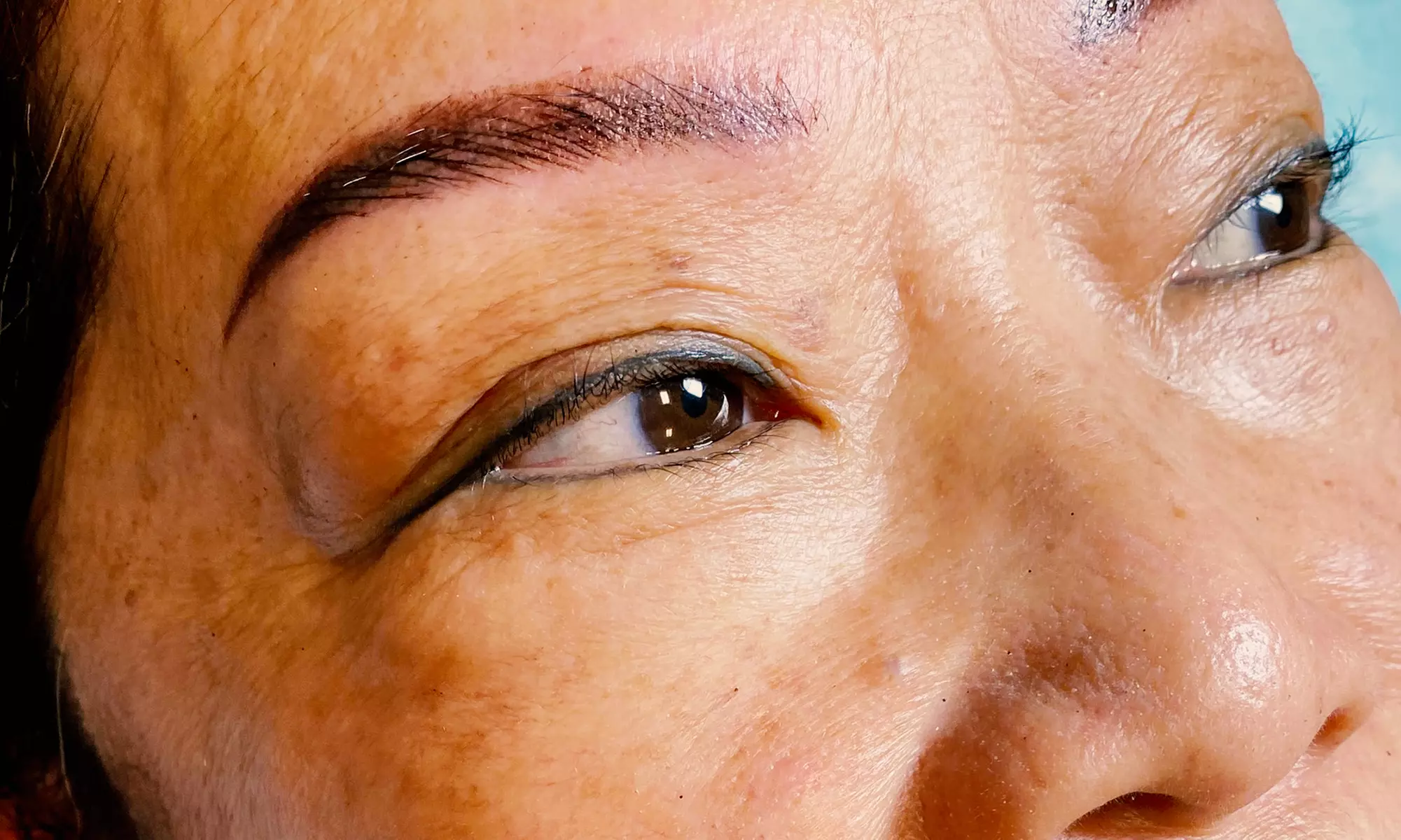 Effortless Beauty with Eyebrow, Eyeliner, and Lip Blush Tattoo!