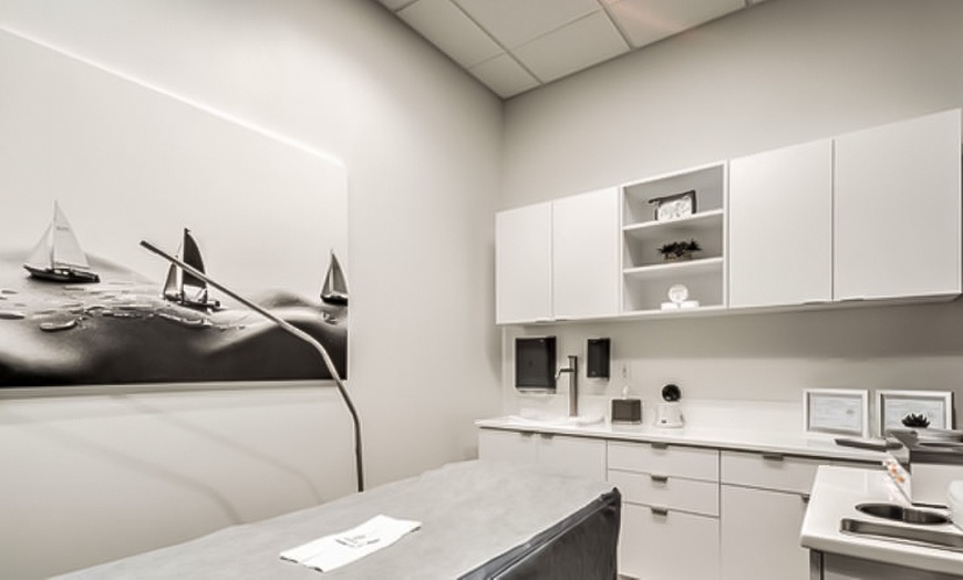 Image 2: One, Three, Five or Ten Brazilian/Bikini Waxes