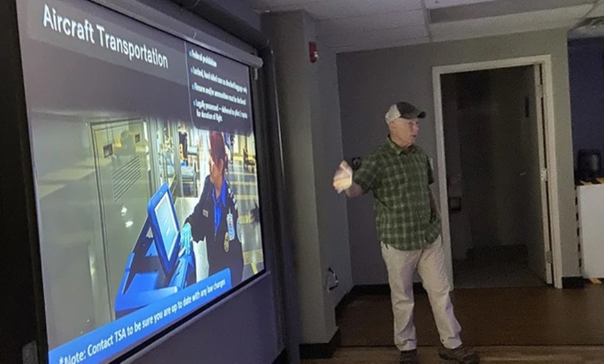 Image 4: Test Your Skills with 30- or 60-Minute Shooting Simulator Sessions
