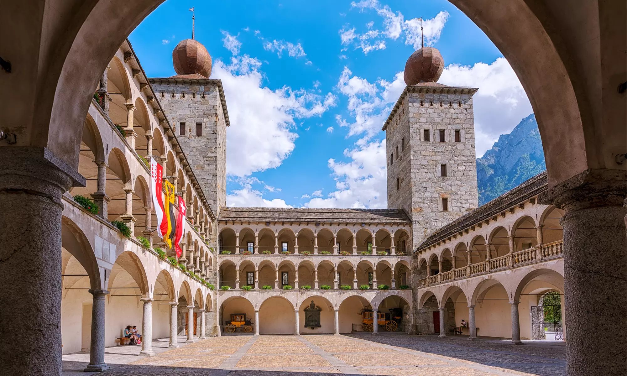 ✈ Zurich, Chur, Brig & Venice with Glacier Express: 4 Nights