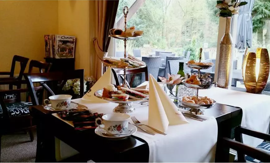 Image 1: High tea of high wine