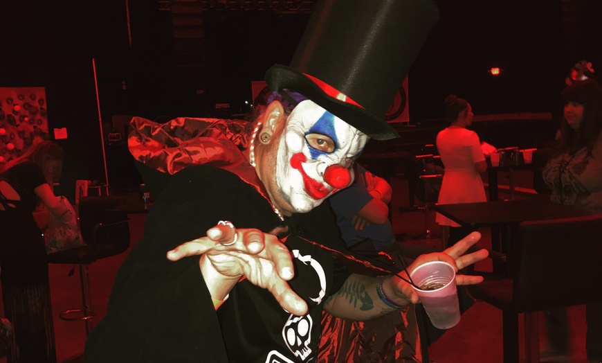 Image 2: Haunted History Pub Crawl in Savannah for Two Four or Six