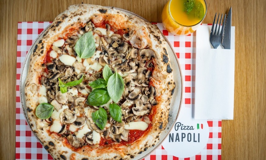 Image 3: Włoska pizza w wersji klasycznej lub premium oraz napój do wyboru