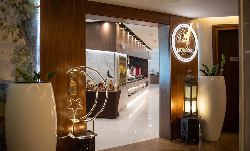 Image 2: Premium Iftar Buffet with Bottomless Ramadan Beverages