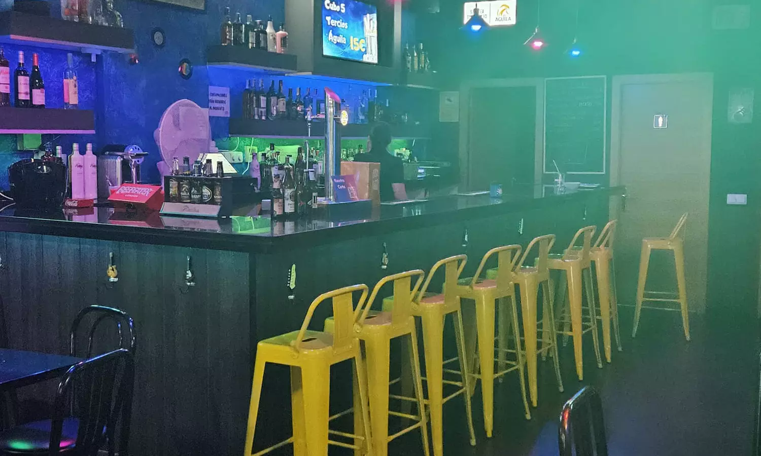 Copa o cóctel a elegir y ración de nachos para 2 o 4 personas