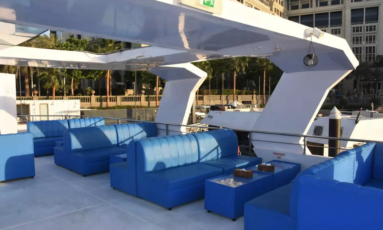 Enjoy the Ultimate Jadaf Cruise with Entertainment and Dining