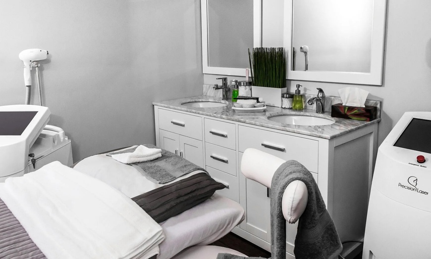 Image 2: Relax with 60-Min Choice of Full Body Massage or Couple's Massage