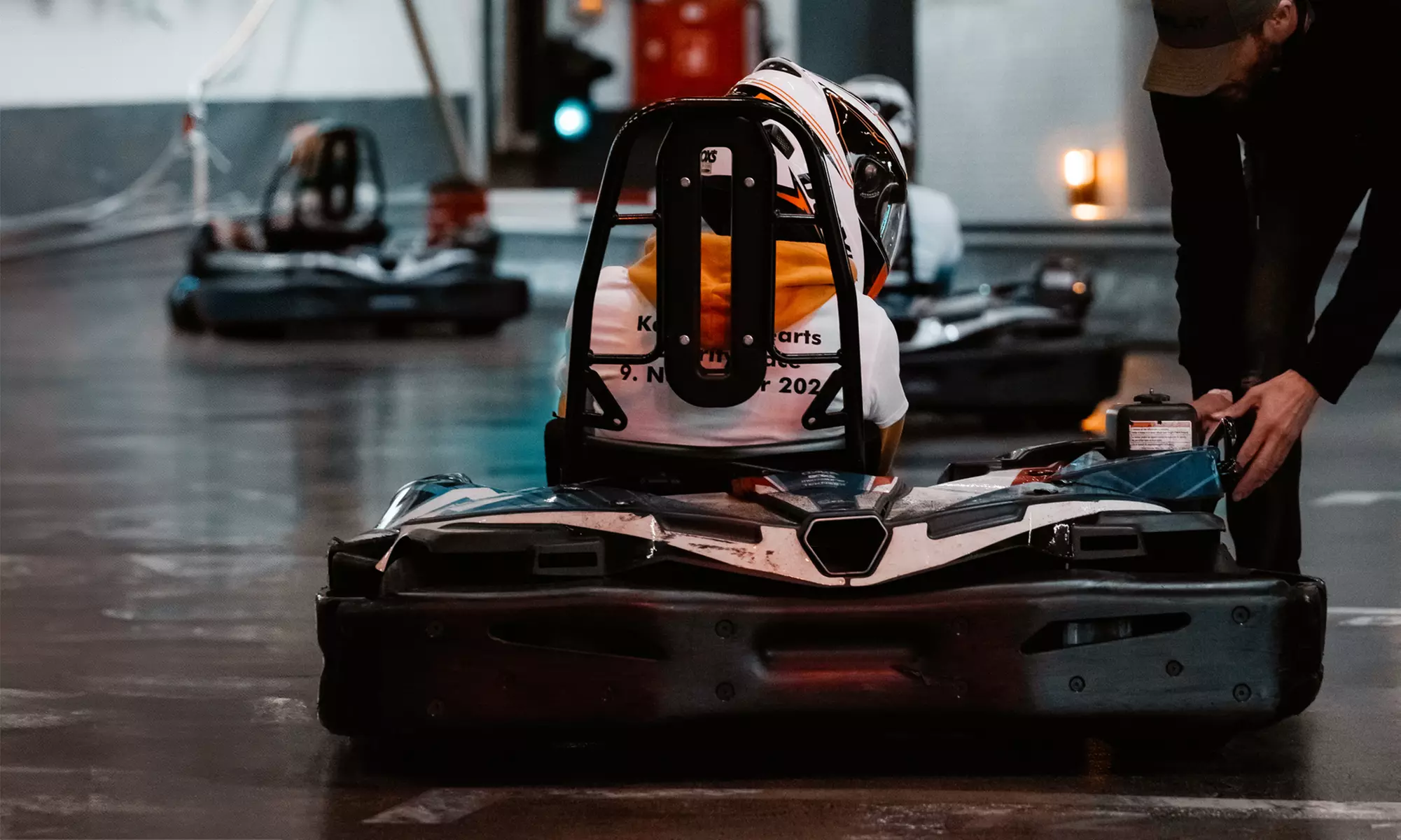 Anschnallen und losfahren: 1 - 5 Kart-Fahrten á 10 Min. inkl. Leihhelm für 1 Person (bis zu 35% sparen) - Primary Image