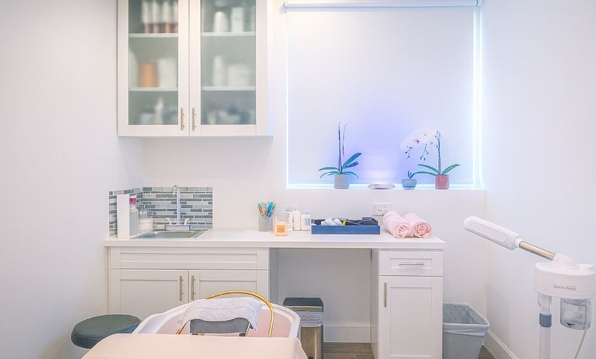 Image 3: 60-Minute Japanese Head Spa w/ Neck and Shoulder Massage and Tea 
