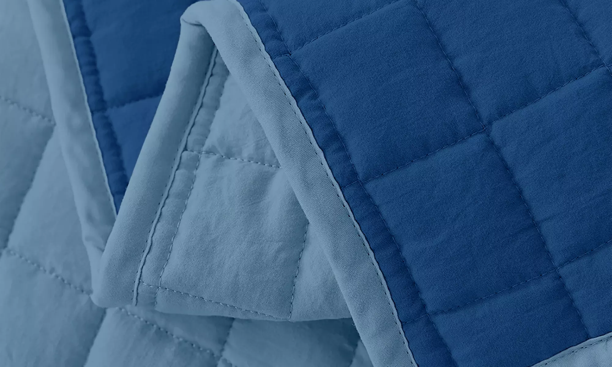 Italian 4-Season Two-Tone Hypoallergenic Quilt