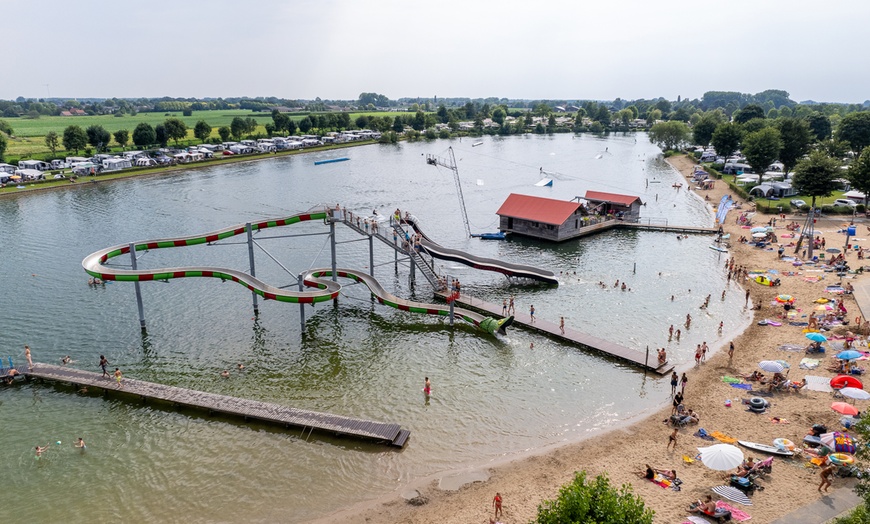 Image 2: Vlieg over het water: 2 uur waterskiën of wakeboarden