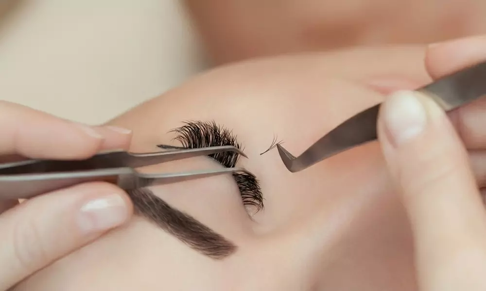 Classic, Hybrid or Volume Full Set of Eyelash Extensions