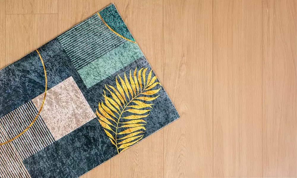 Rutschfester Teppichläufer in Samt-Optik mit geometrischen Muster