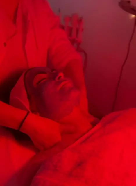 Expérience Bien-Être Ultime avec un Soin du Visage à l’Oxygène - Image 5