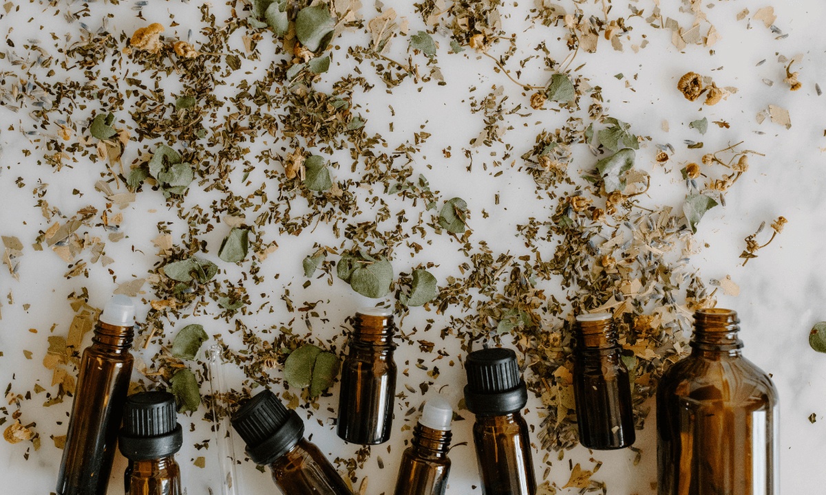 Learn Essential Oil Blending and Safety Techniques