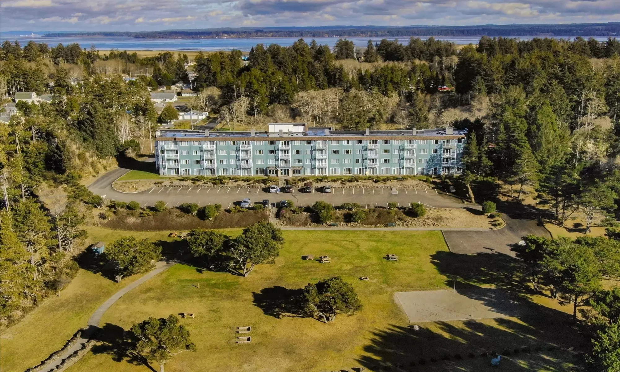 Beachfront Resort in Washington Coast with Ocean Views, Trails & Pool