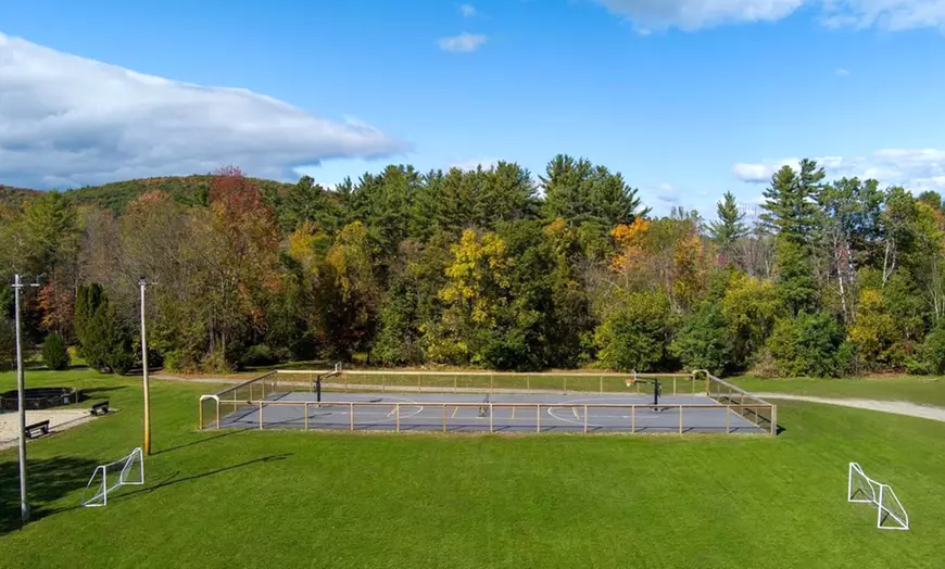 Multi‑purpose sports courts (volleyball, basketball, pickleball, gaga ball)
