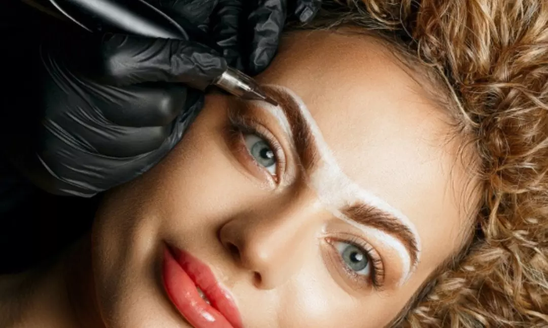 Get Your Perfect Makeup: Eyebrow, Lipliner, or Eyeliner Tattoo Session