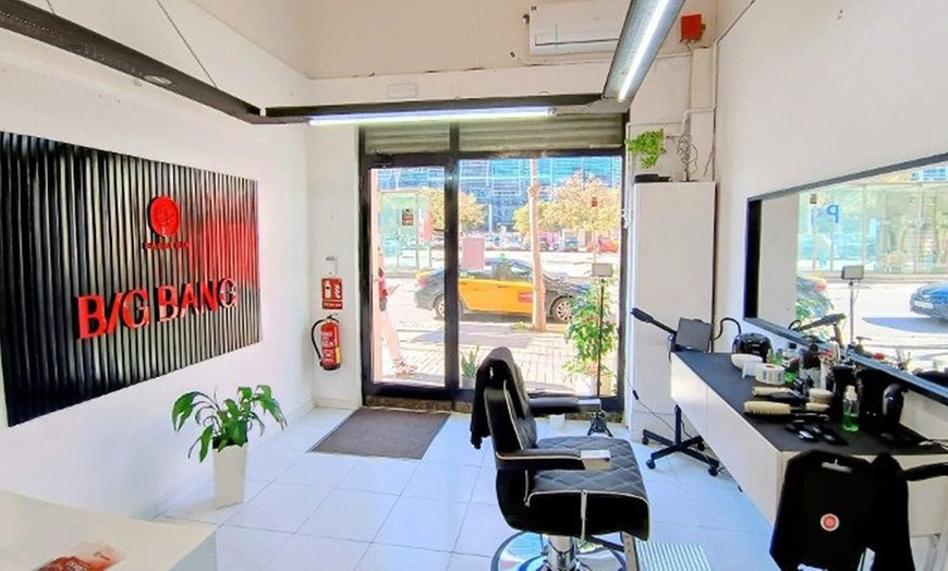 Image 2: Sesión de peluquería con opción a tinte de raíz o baño de color para 1