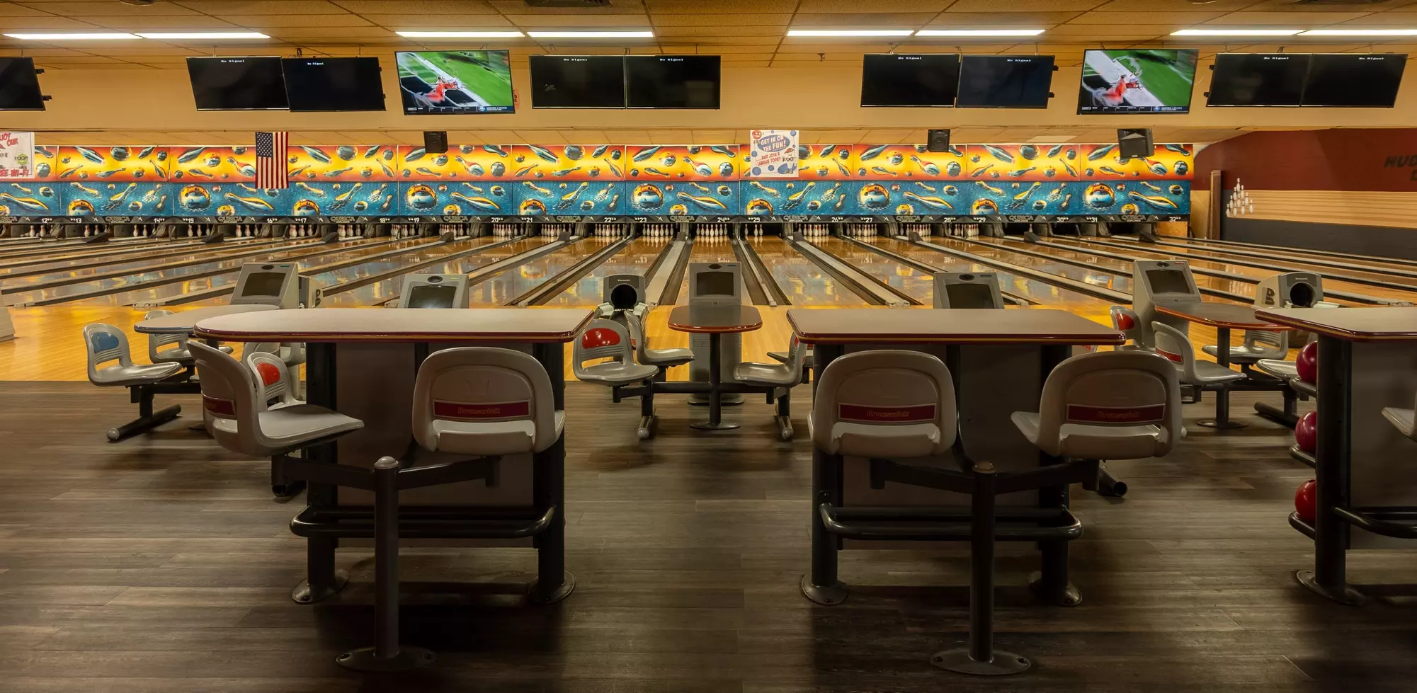 Strike Down All Pins w/ 90-Min Unlimited Bowling for Up to 5 People