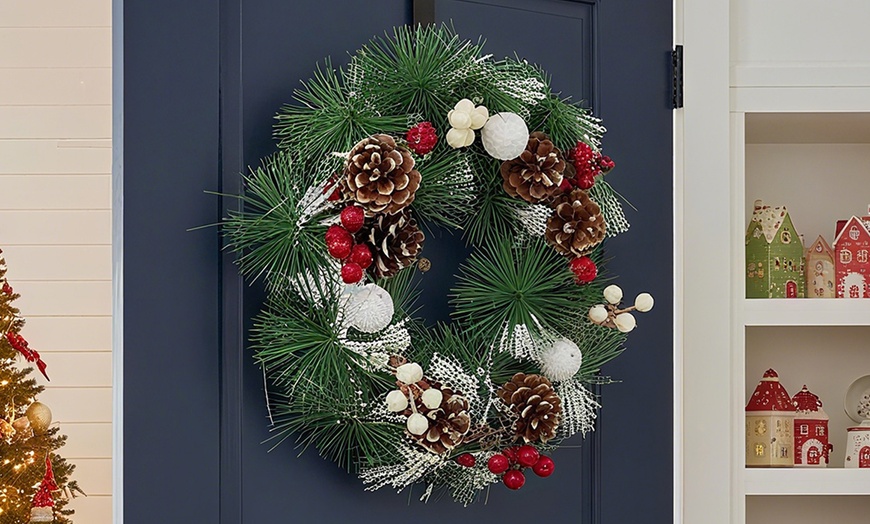 Image 7: Living And Home Christmas Artificial Wreaths, 30cm and 32cm Designs 