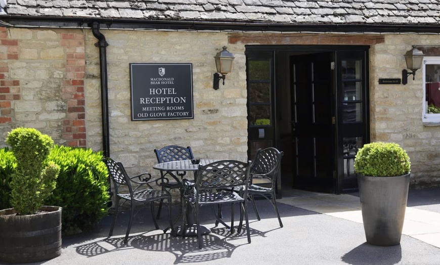 Image 7: Oxfordshire: Double Room with Breakfast
