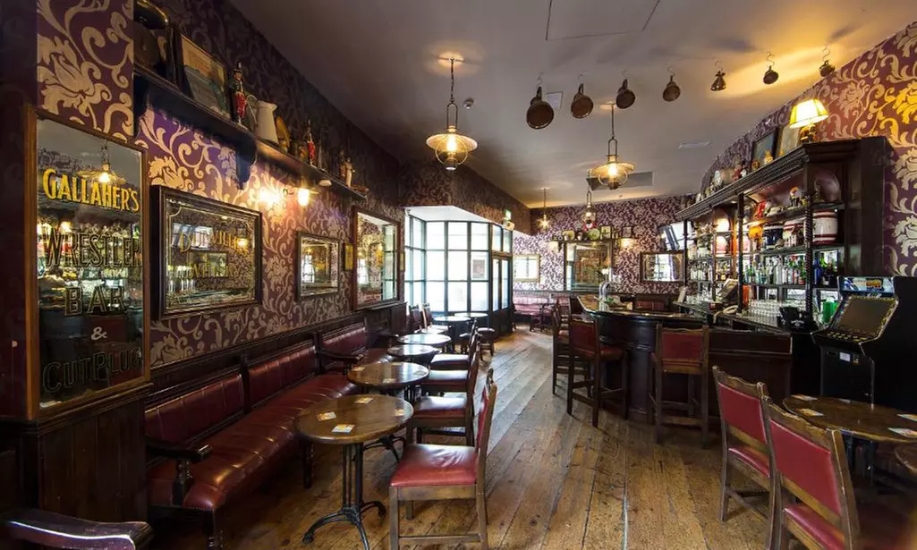 4* Derry: Double Room Stay with Breakfast and a Glass of Prosecco