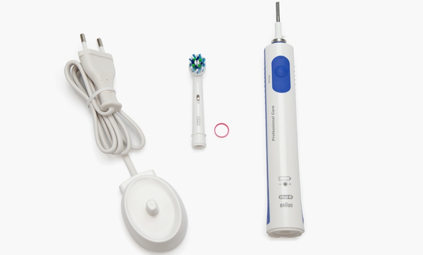 Image 7: Cepillo dental eléctrico Oral-B