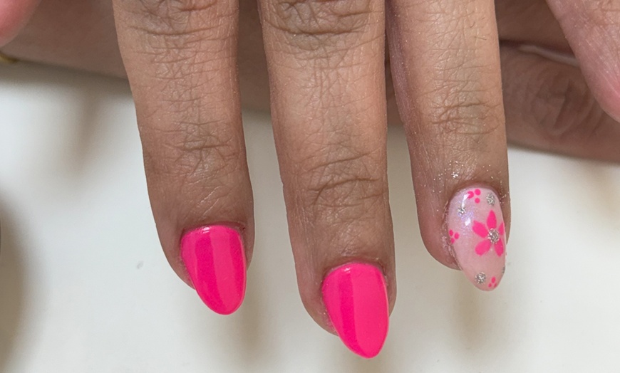 Image 2: Up to 40% Off on Nails at Nasim Beauty Clinic