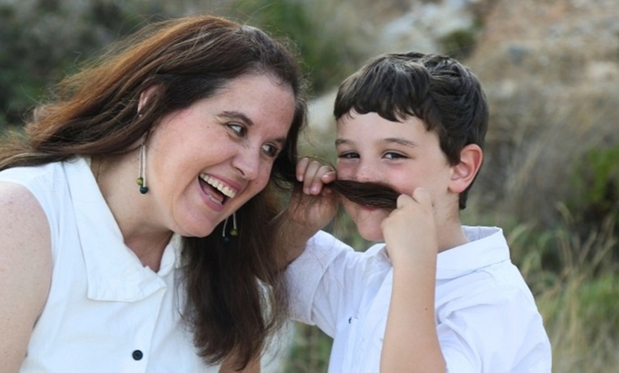 Image 2: Sesión fotográfica con duración a elegir para diferentes eventos 