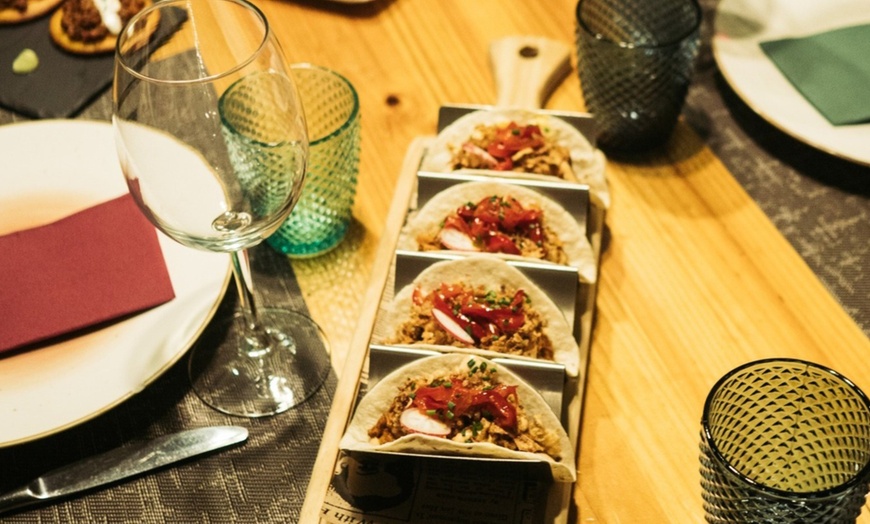 Image 7: Menú degustación de estilo fusión para 2 o 4 personas 