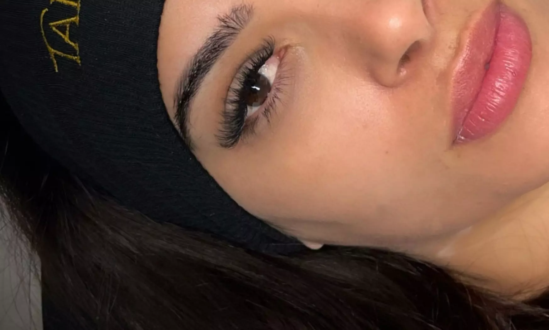 Classic or Volume Full Set Lashes for Natural or Bold Glam Look 