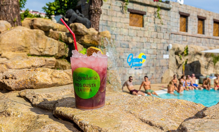 Image 4: Acceso a beach club con música y consumición para 1, 2 o 4 personas