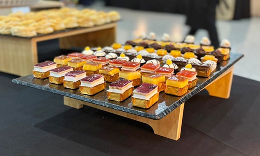 Image 1: Coffee Break Completo, Premium o Gourmet para 20 personas con entrega