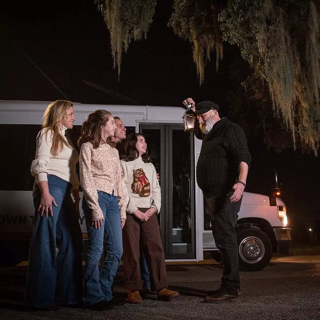 Charleston's Only Ghost Tour with After-Dark Bethany Cemetery Access