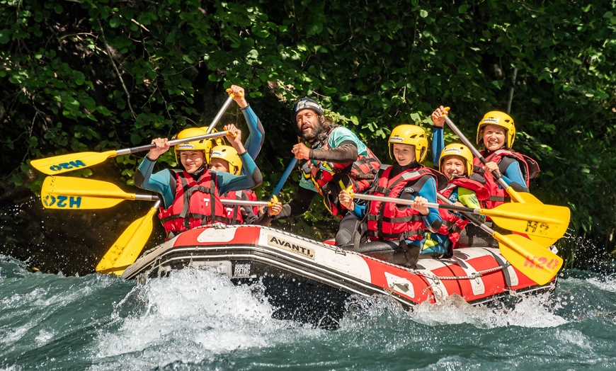 Image 2: Rafting en Savoie avec Evolution 2, sensations et nature garanties